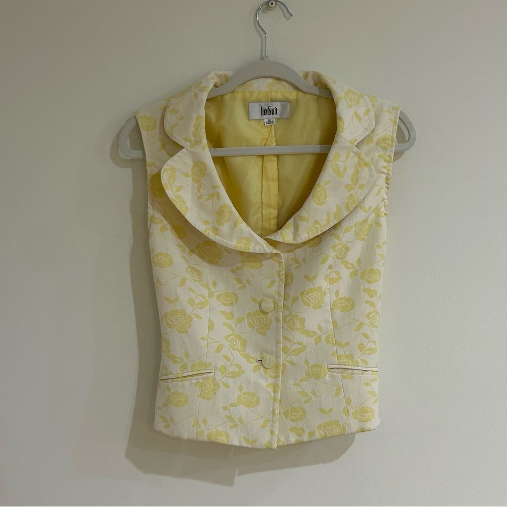 Le Suit Yellow Floral Blazer